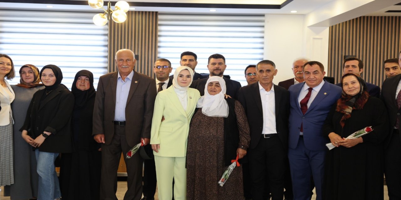 Bakan Özdemir” Şehitlerin İzinde, Gazilerle Omuz Omuza”