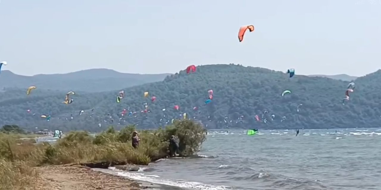 Akyaka’da 40 Derecede Sörf Keyfi