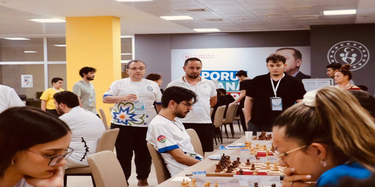 Büyükşehir satranç takımından önemli başarı