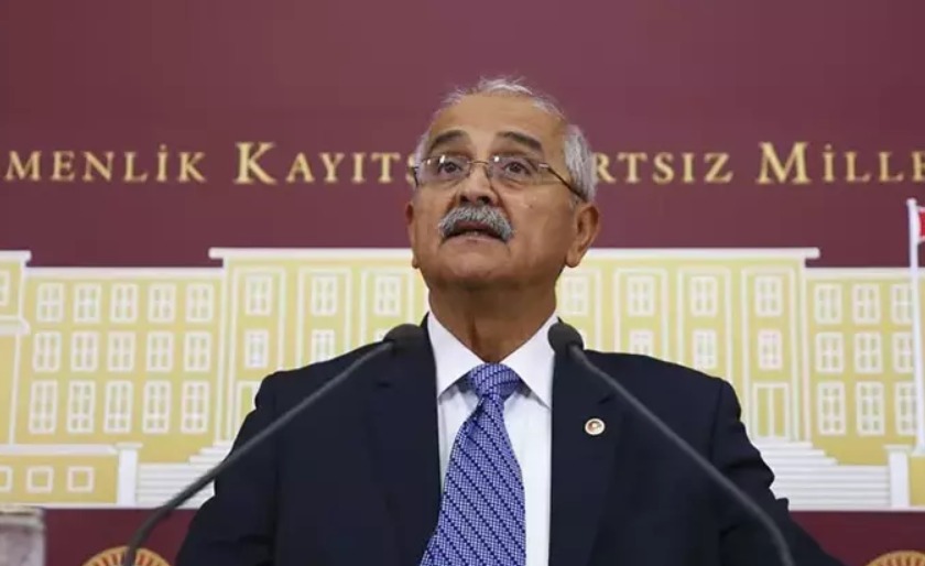 CHP Muğla eski Milletvekili Prof. Dr. Nurettin Demir trafik kazasında ağır yaralandı