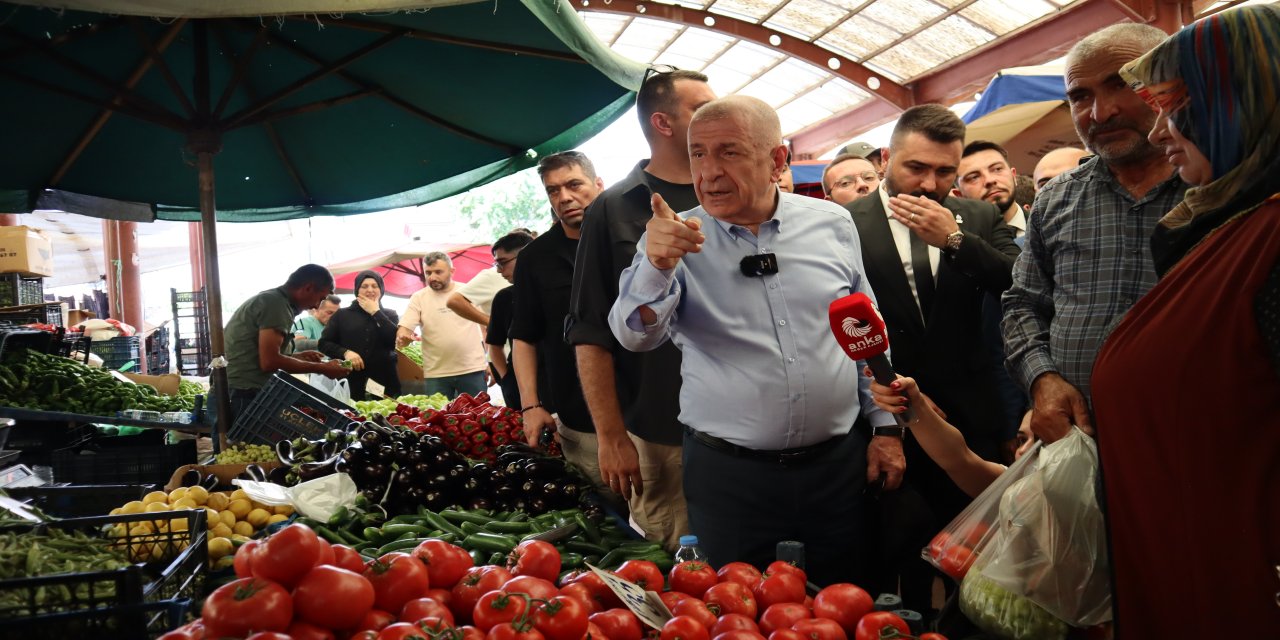 Ümit Özdağ'ın pazar ziyaretinde esnaftan ekonomi ve adalet tepkisi