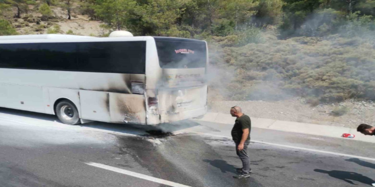 Menteşe’de yolcu otobüsünde yangın paniği