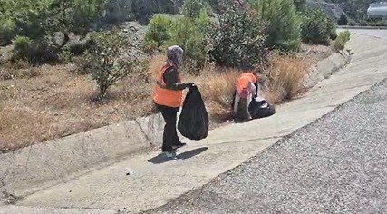 Marmaris’te yol kenarı temizliği: balık, tavuk ve sucuk bile çıktı