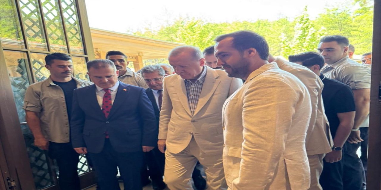 Cumhurbaşkanı Erdoğan Cuma namazını Marmaris’te kıldı