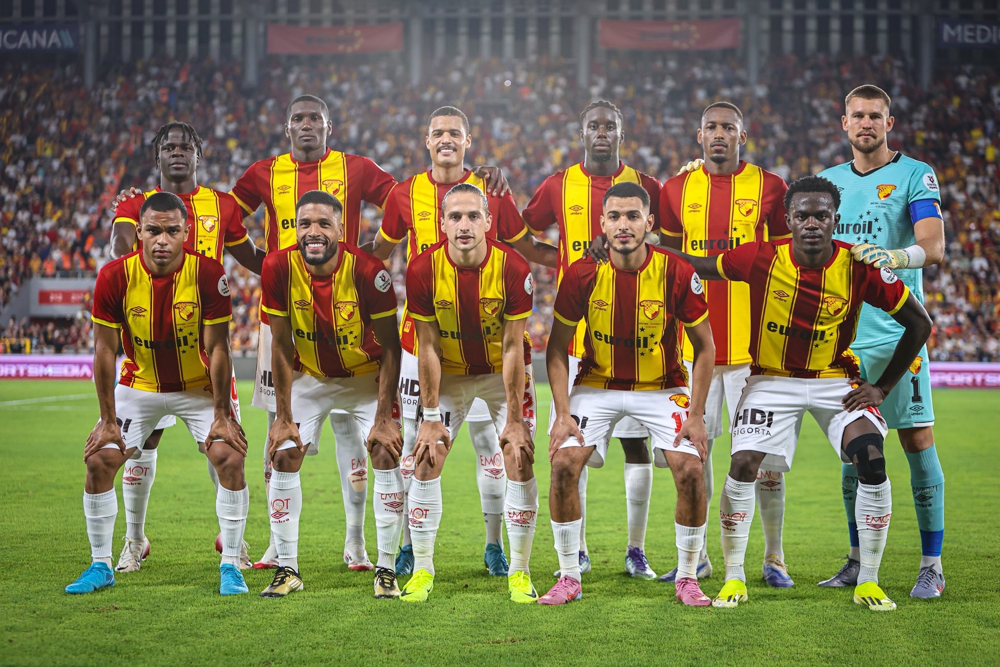 Göztepe, ilk iç saha maçında beğeni topladı