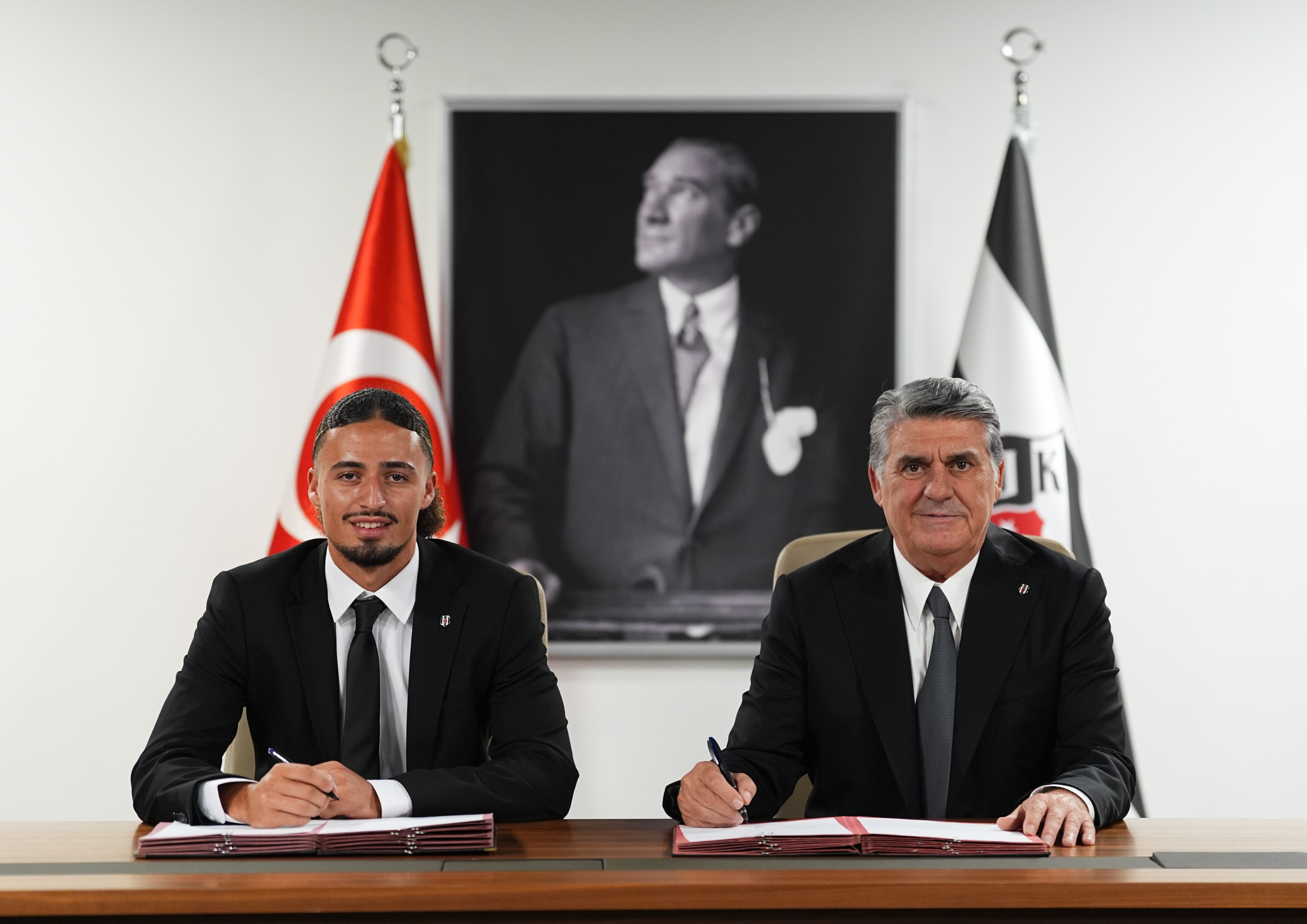 Taylan Bulut resmen Beşiktaşlı oldu