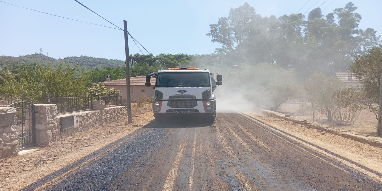 Marmaris'in kırsal mahalle yolları yenileniyor