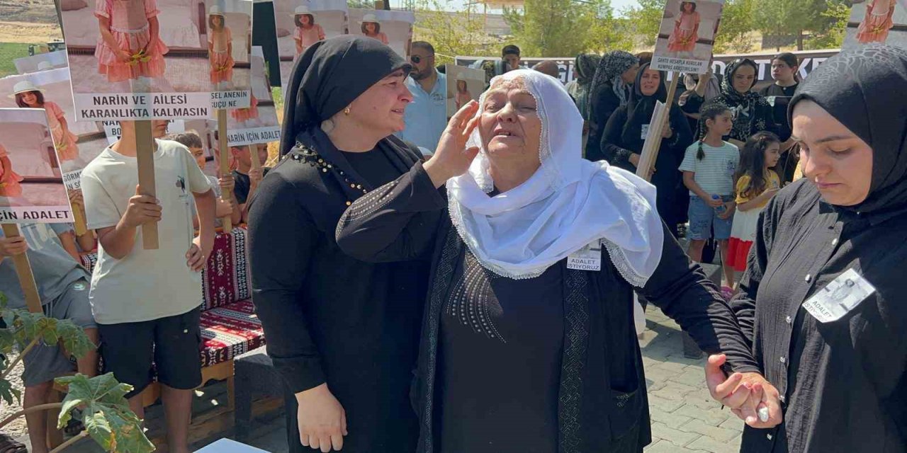 Narin'in ölüm yıldönümünde mezarı başında mevlit okudundu