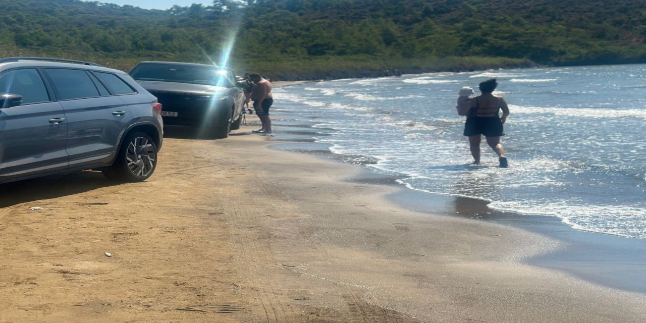 Marmaris Hisarönü’nde sahile araçlarını sokan tatilcilere tepki