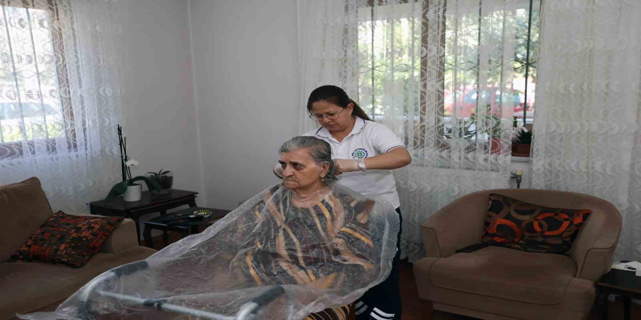 Muğla Büyükşehir’den 574 mahallede evde bakım hizmeti