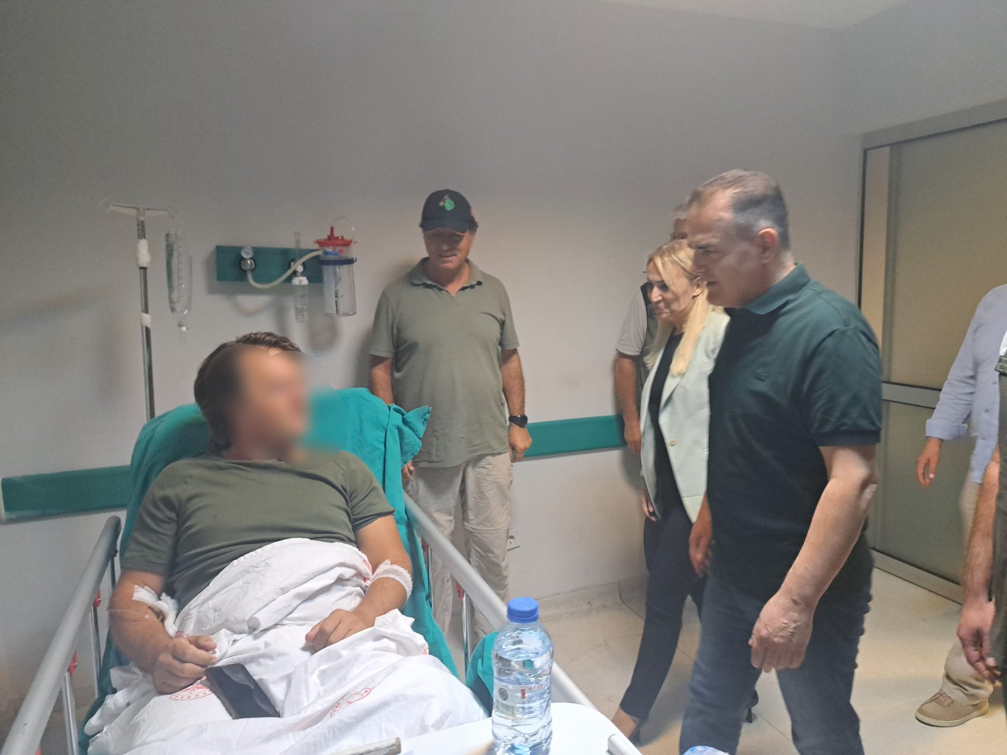Muğla Valisi Akbıyık , Orman yangın uçağı pilotunu ziyaret etti
