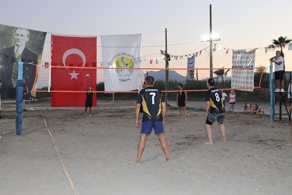 Köyceğiz geleneksel plaj voleybol turnuvası başladı