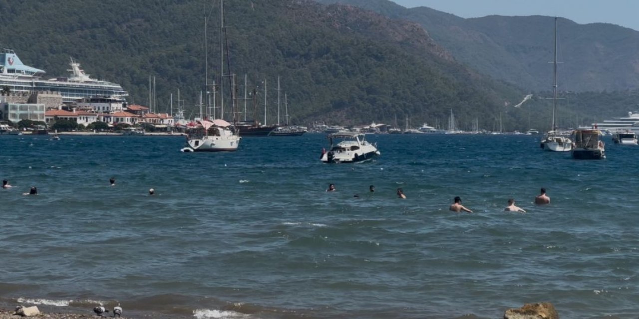 Marmaris’te yaz bitti ama deniz keyfi sürüyor