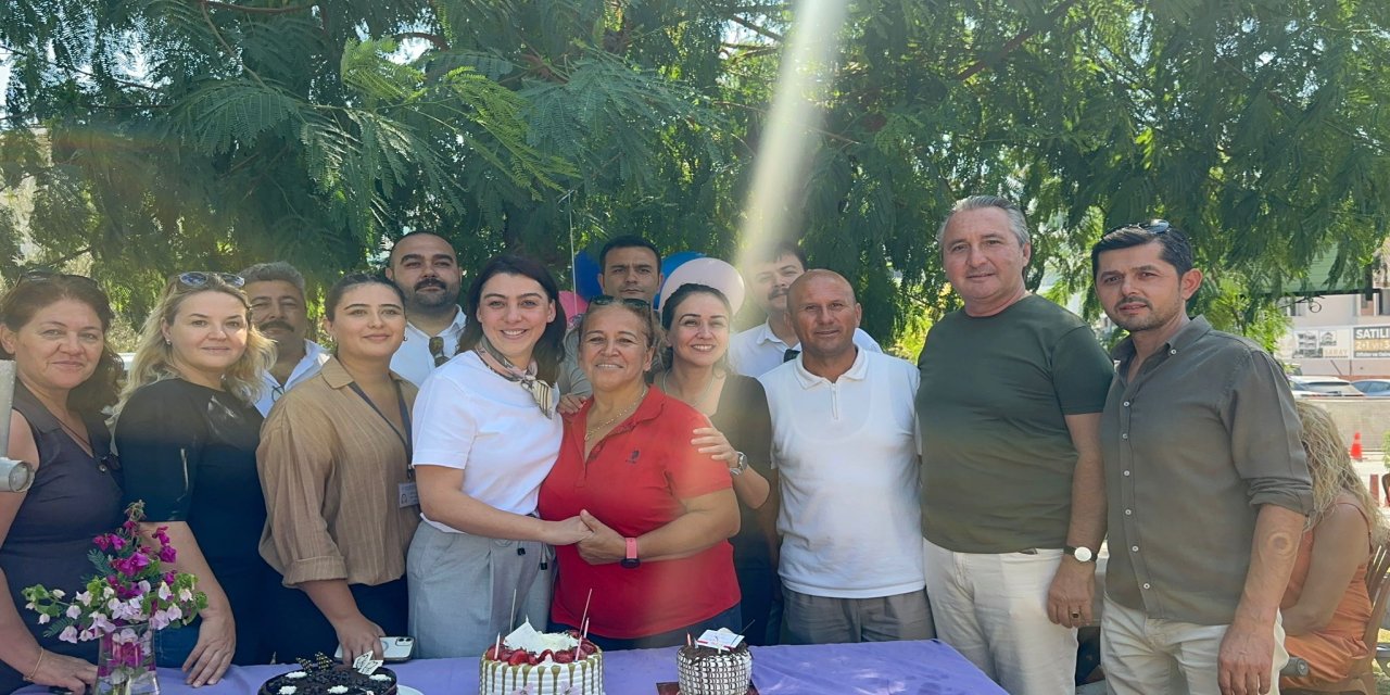 Marmaris’in iyilik meleği muhtarına doğum günü sürprizi