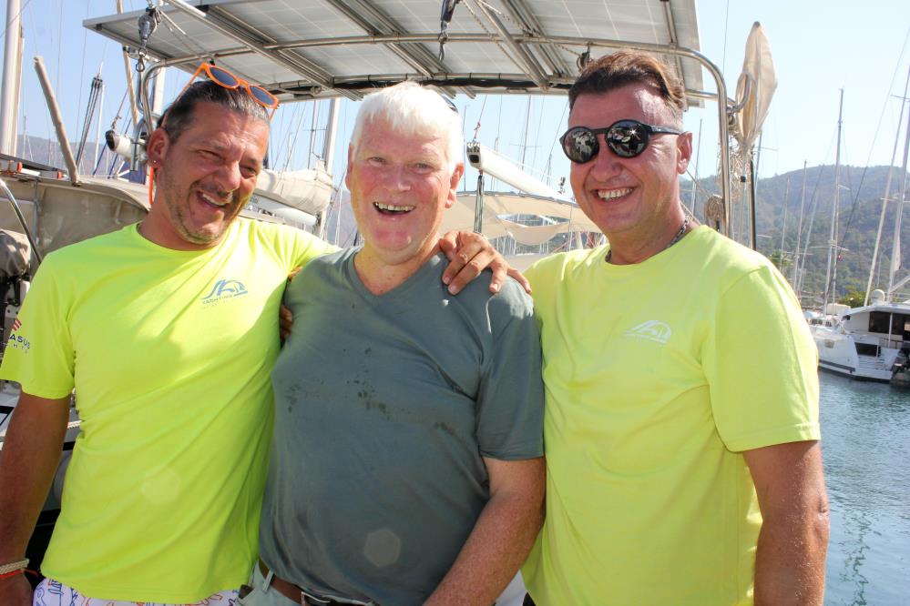 İngiliz Denizciden hayatını kurtaran kaptanlara teşekkür