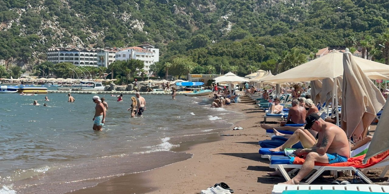 Marmaris’te Sarıca yaz devam ediyor