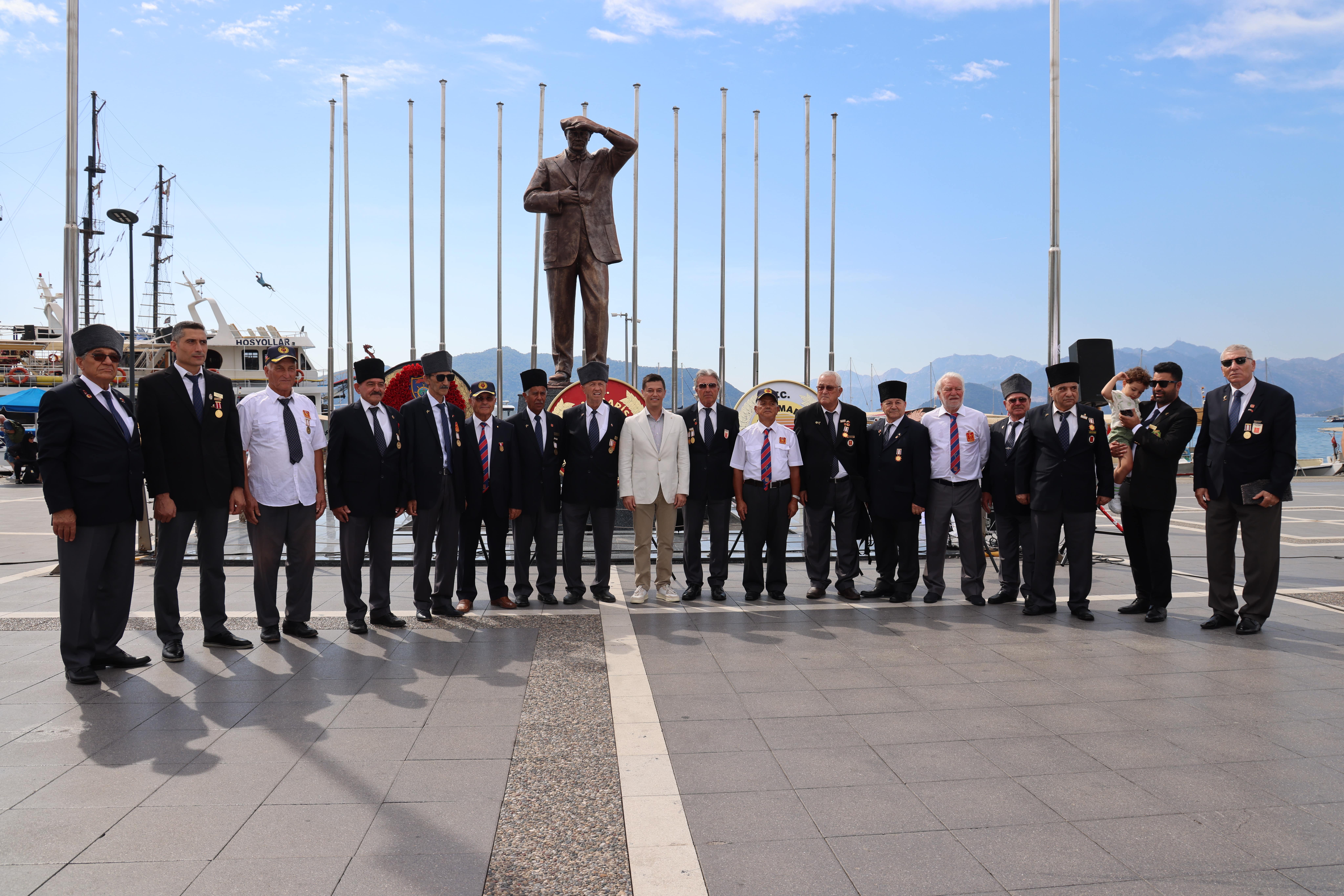 Başkan Ünlü : “Gazilerimizin fedakârlıkları yolumuzu aydınlatıyor”