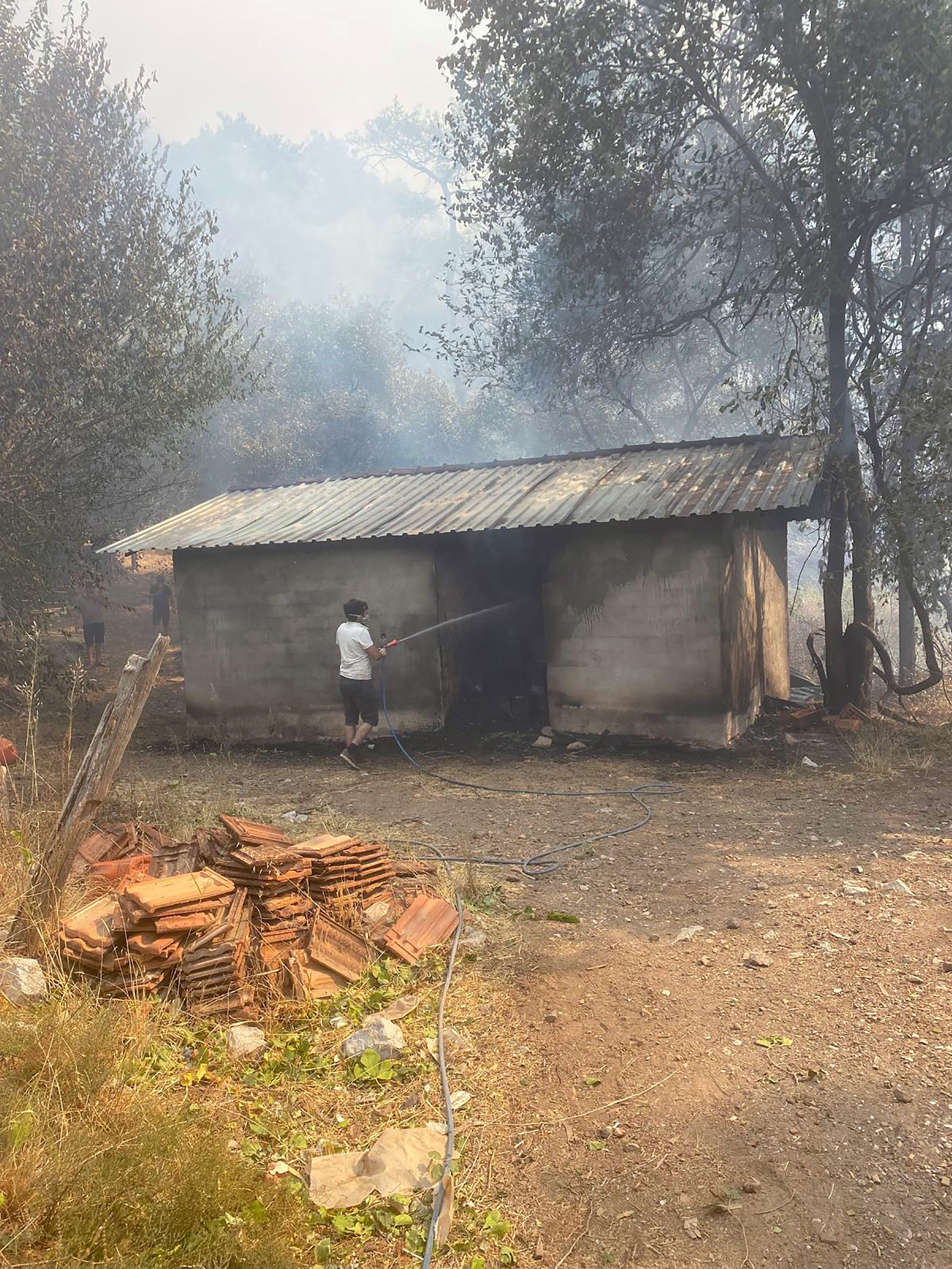 Köyceğiz Akköprü yangınında alevler evlere sıçradı