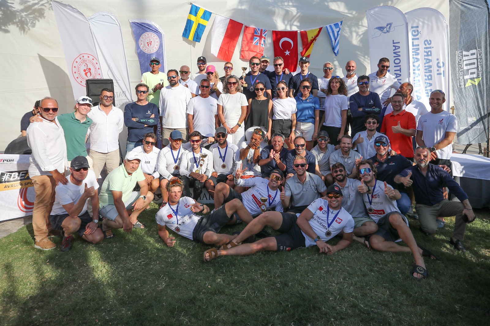 Türkiye'de ilk kez Marmaris'te gerçekleşen Avrupa Match Race Tour'un kazananları madalyalarını aldı