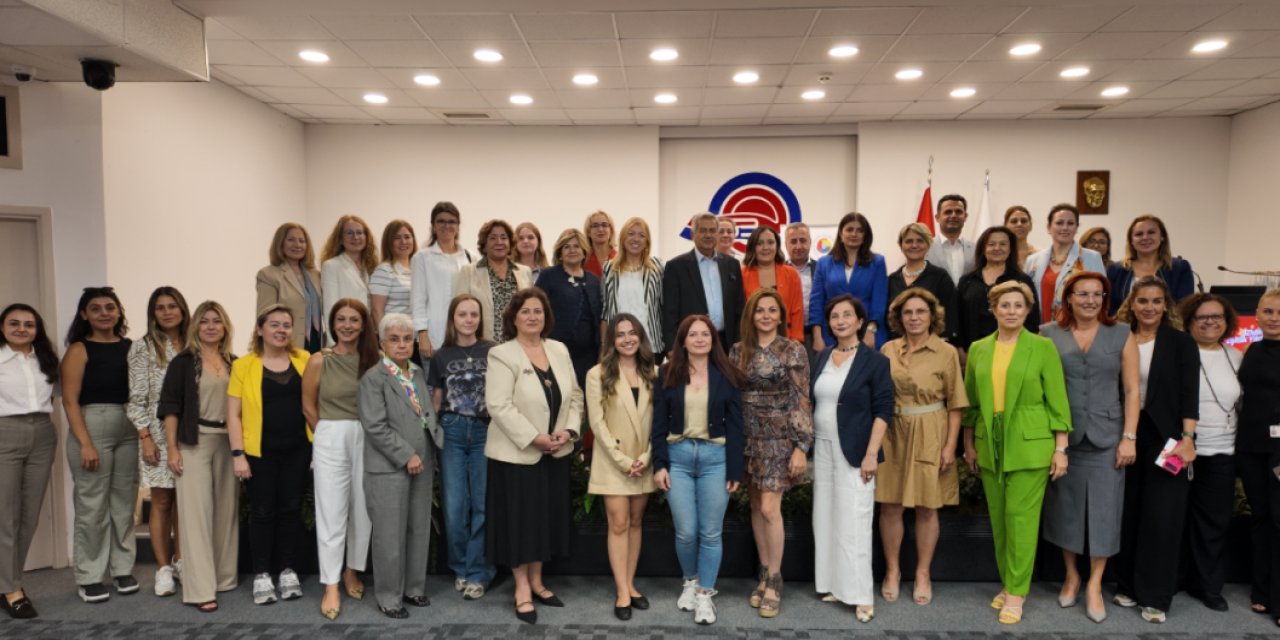 Kadınlar çalışma hayatında güçlenmek için İzmir’den ses yükseltti