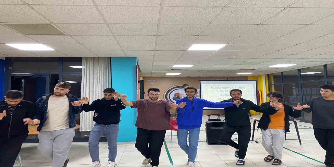 Muğla erkek öğrenci yurdunda "Biz Bize Moral Gecesi" ile öğrenciler stres attı