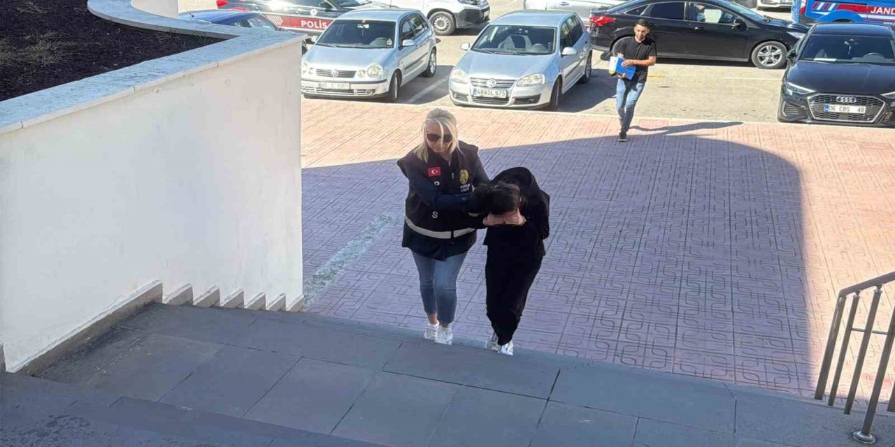 Doğurduğu bebeği terasta ölüme terkeden kadın tutuklandı