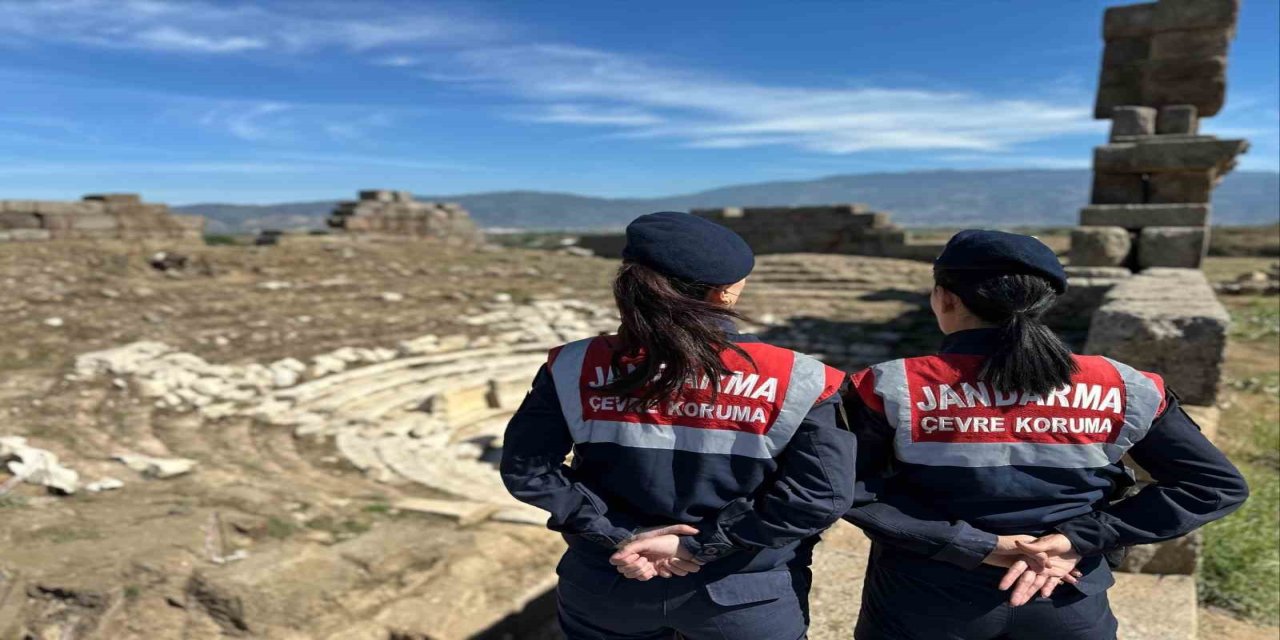 Alabanda Antik kentte jandarma devriyesi