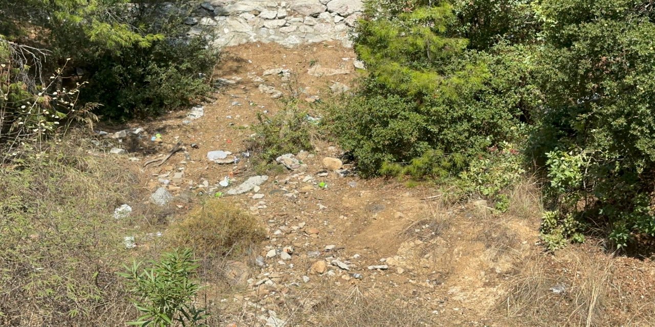Marmaris’in güzellikleri çöpler altında