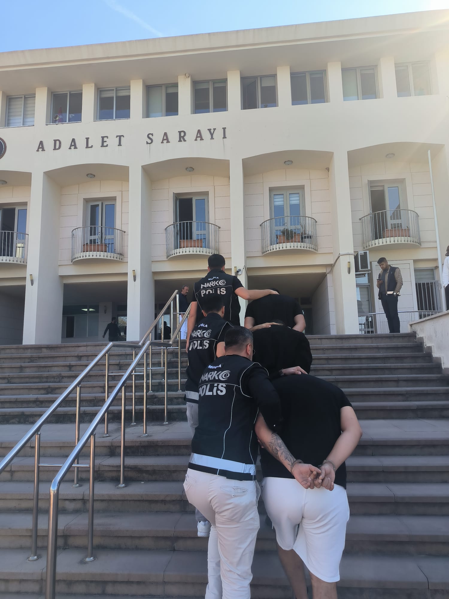 Muğla’da uyuşturucu operasyonu: 10 tutuklama