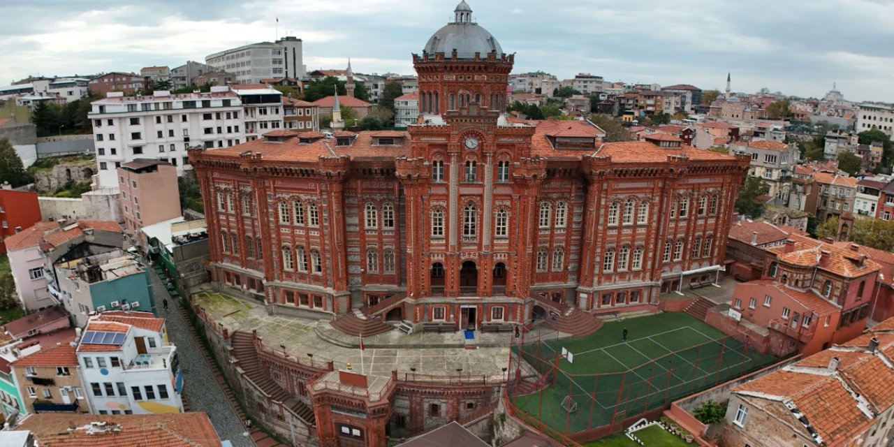 571 yıllık Fener Rum Okulu güçlendirme maliyetini karşılayamadı