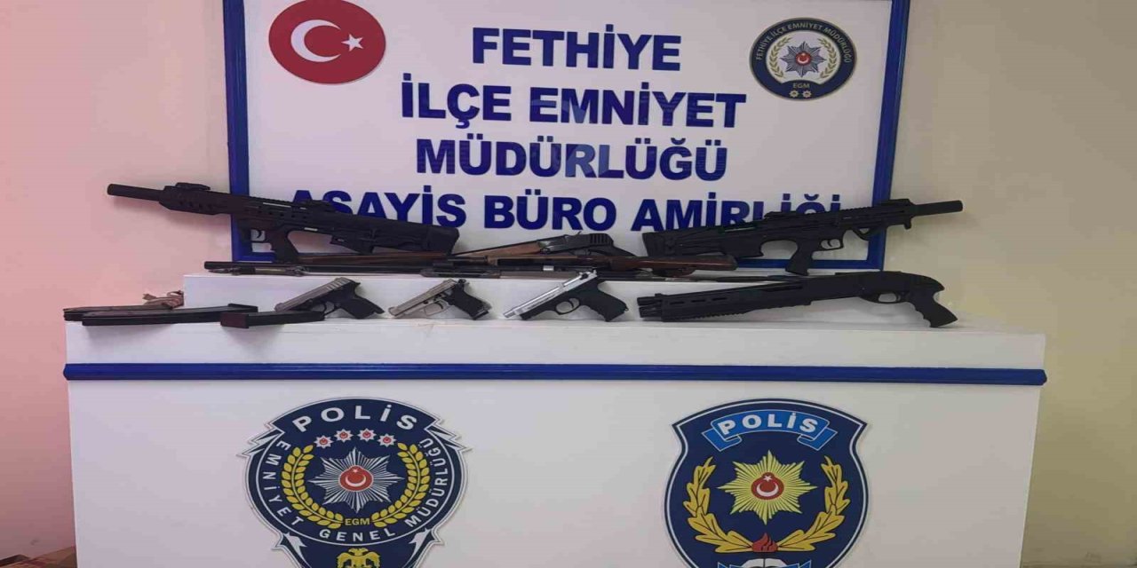 Fethiye’de bulunan şüpheli çantadan silah çıktı