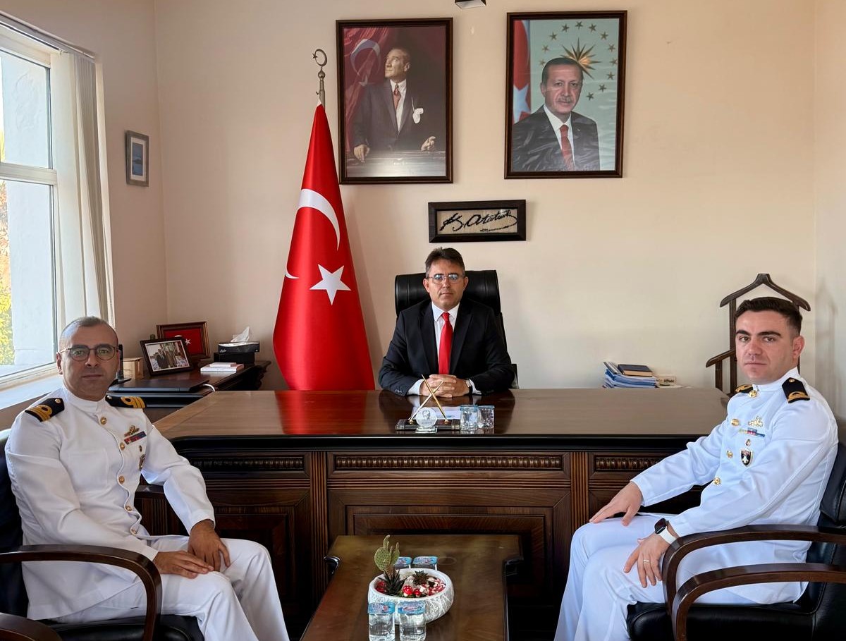 Cumhuriyet Bayramı kapsamında TCG İMBAT Komutanlarından Kaymakam Kaya’ya ziyaret