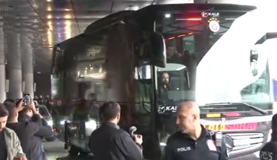 Galatasaray yarınki maç için Hollanda'ya gitti