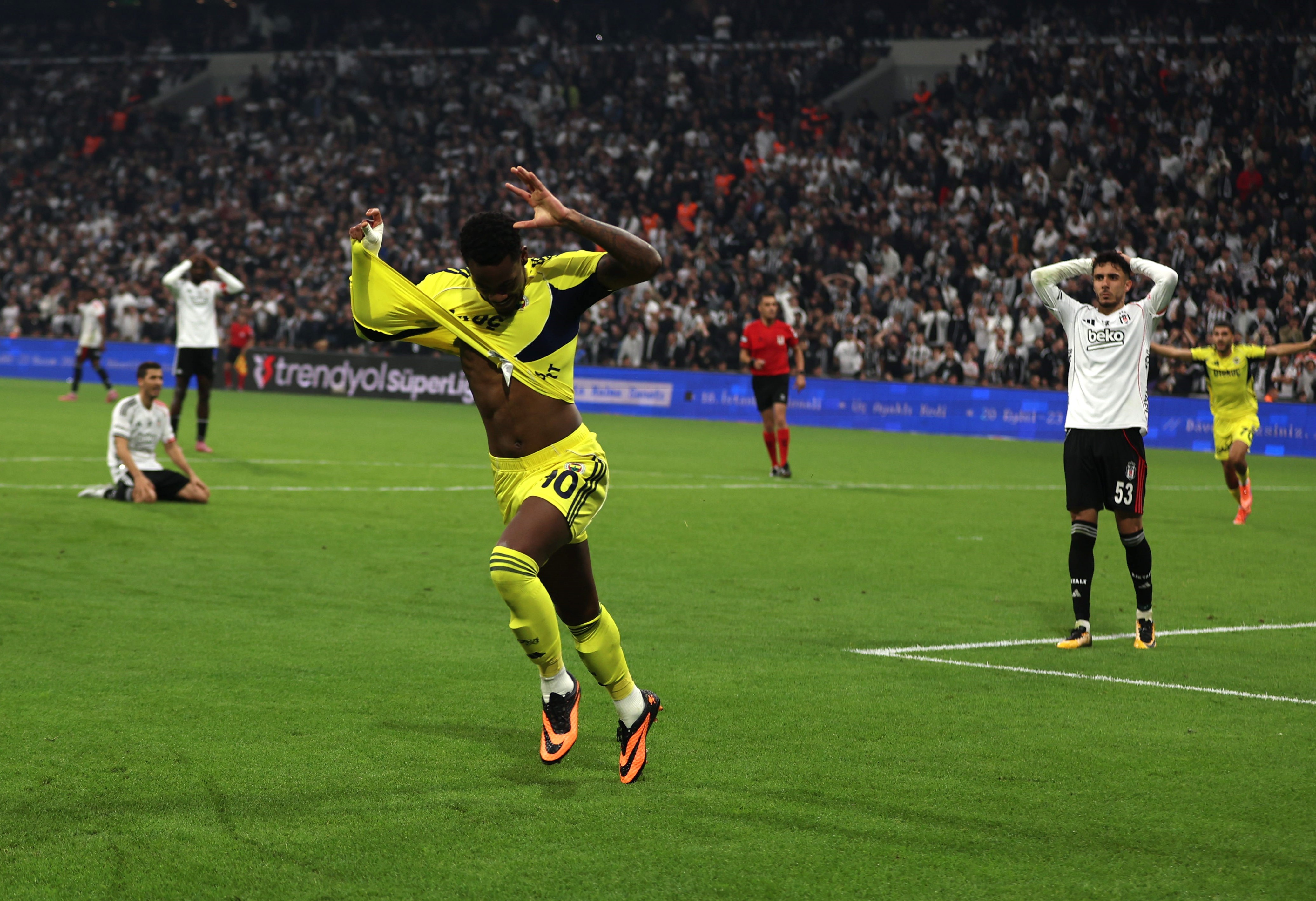 Jhon Duran: "En kısa sürede en iyi formuma ulaşmak için sabırsızlanıyorum"