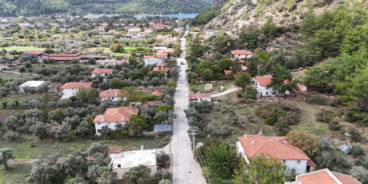 Marmaris'te üç kırsal mahallesinin yol düzenlemesi yapıldı