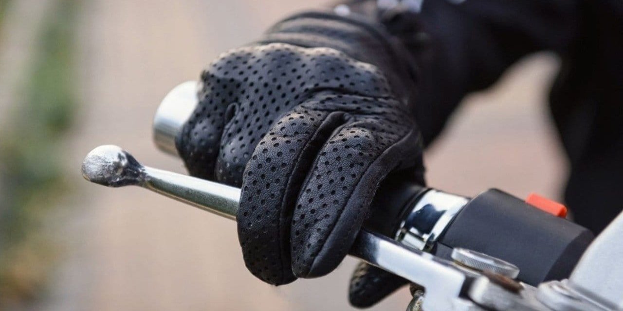 Motosiklet eldivenlerinde zorunluluk sonrası fiyatlar beş katına çıktı