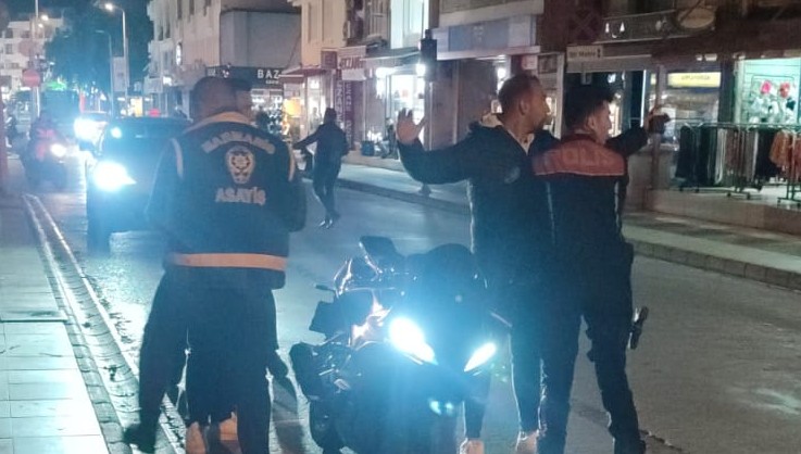 Marmaris'te şok denetimler, 1 sahte kimlikli şahıs yakalandı, iki araç trafikten edildi