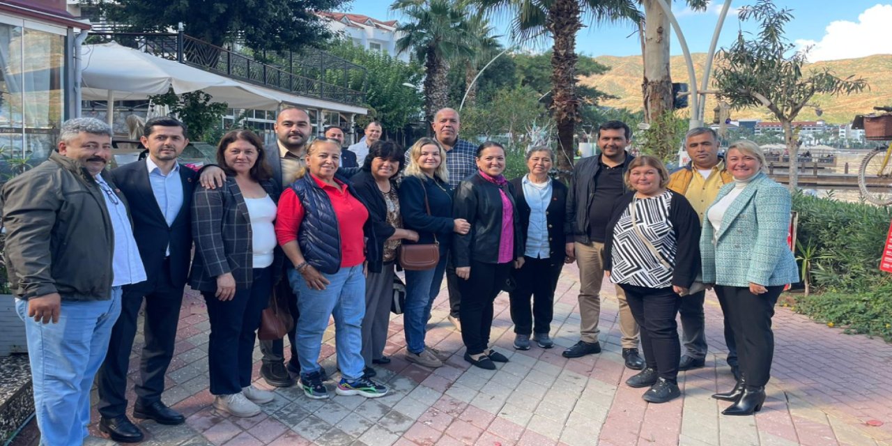 Marmaris’in  muhtarları elektrik sorunlarını ADM ile görüştü