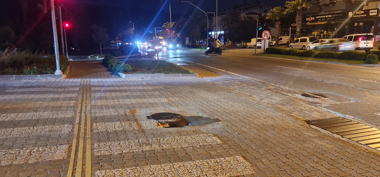 Marmaris’te kırık  altyapı logar kapağı kazaya davetiye çıkartıyor