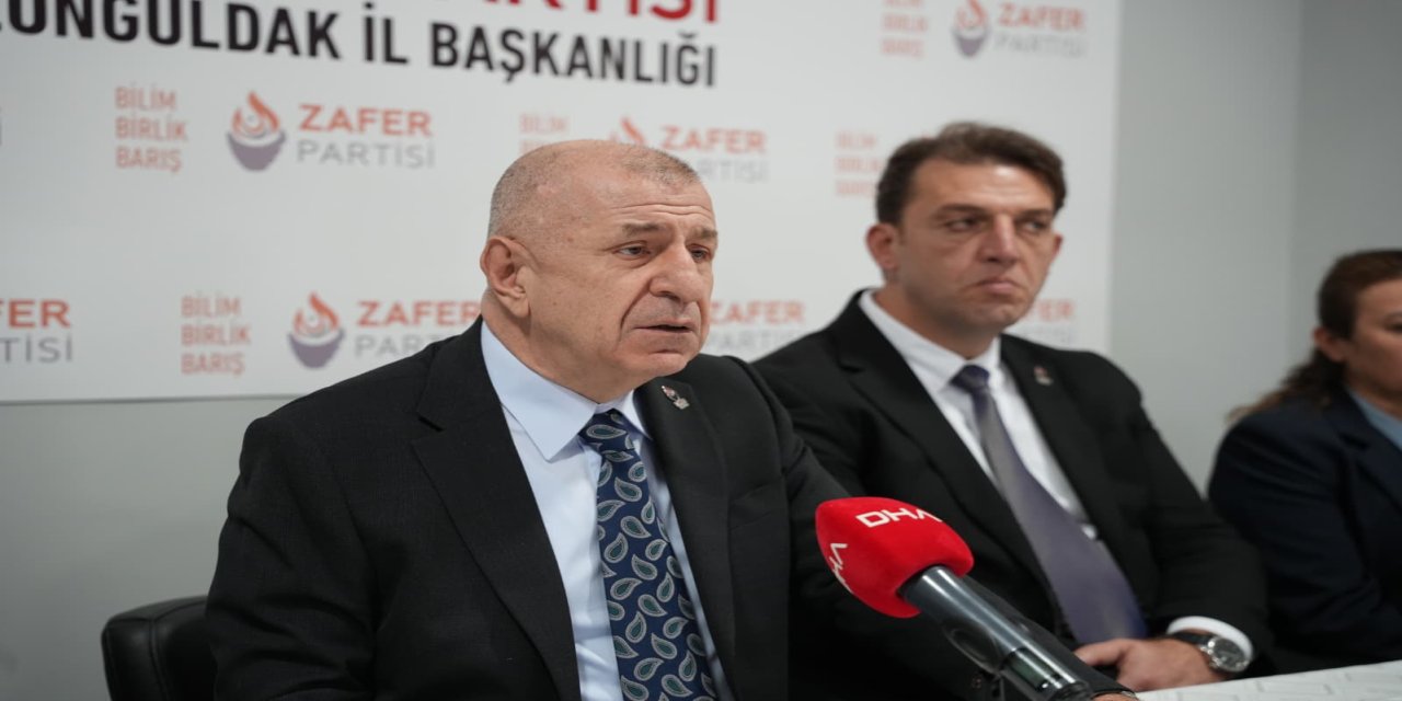 Özdağ ''Öcalan'ın pis elini sıkacak mısınız? Abdullah Bey mi diyeceksiniz?''