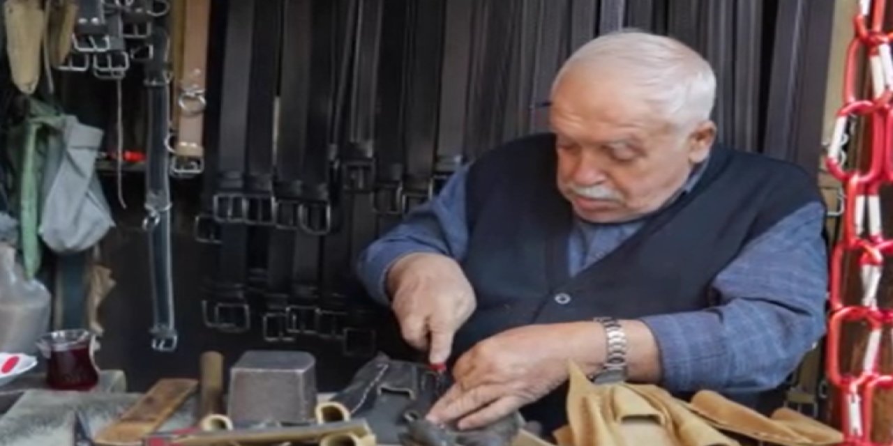 2 metrekarelik dükkanda 48 yıldır mesleğini icra ediyor