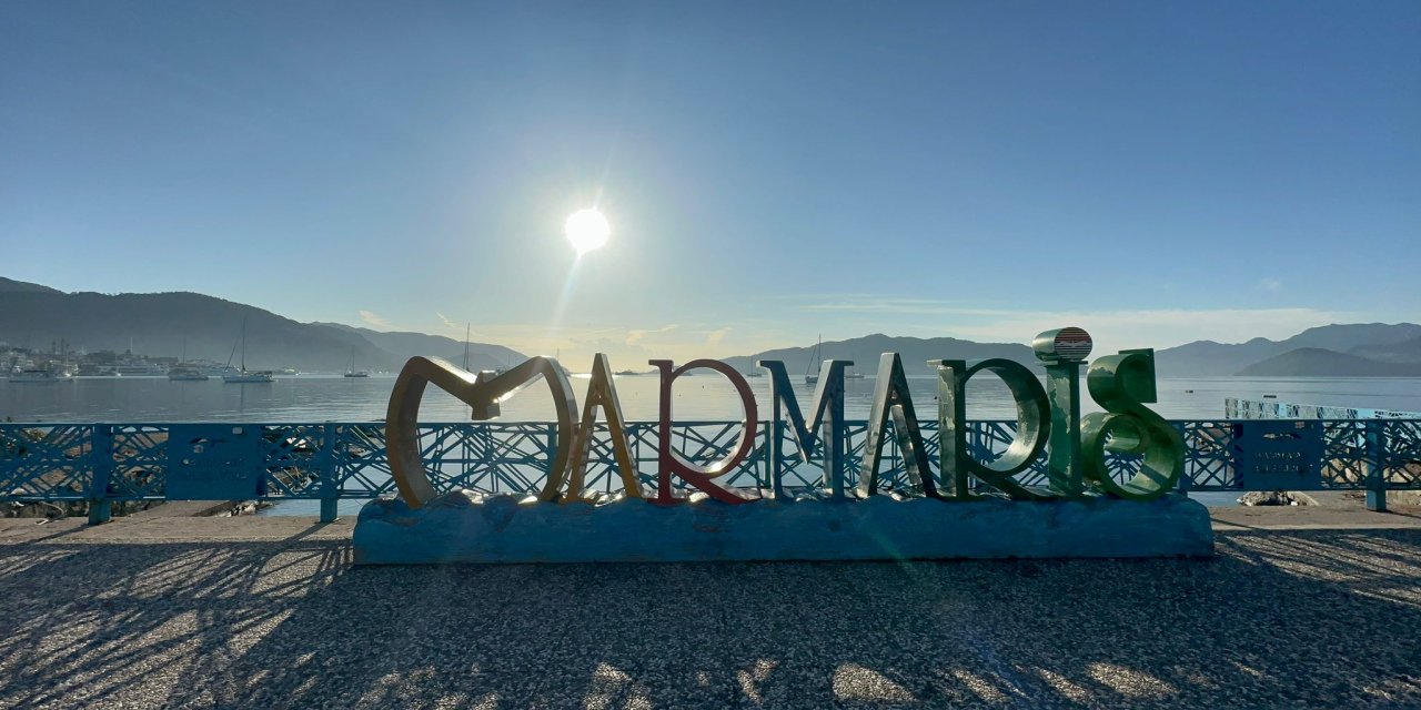 Marmaris’te güneş yüzünü gösterdi ama soğuk havaya dikkat