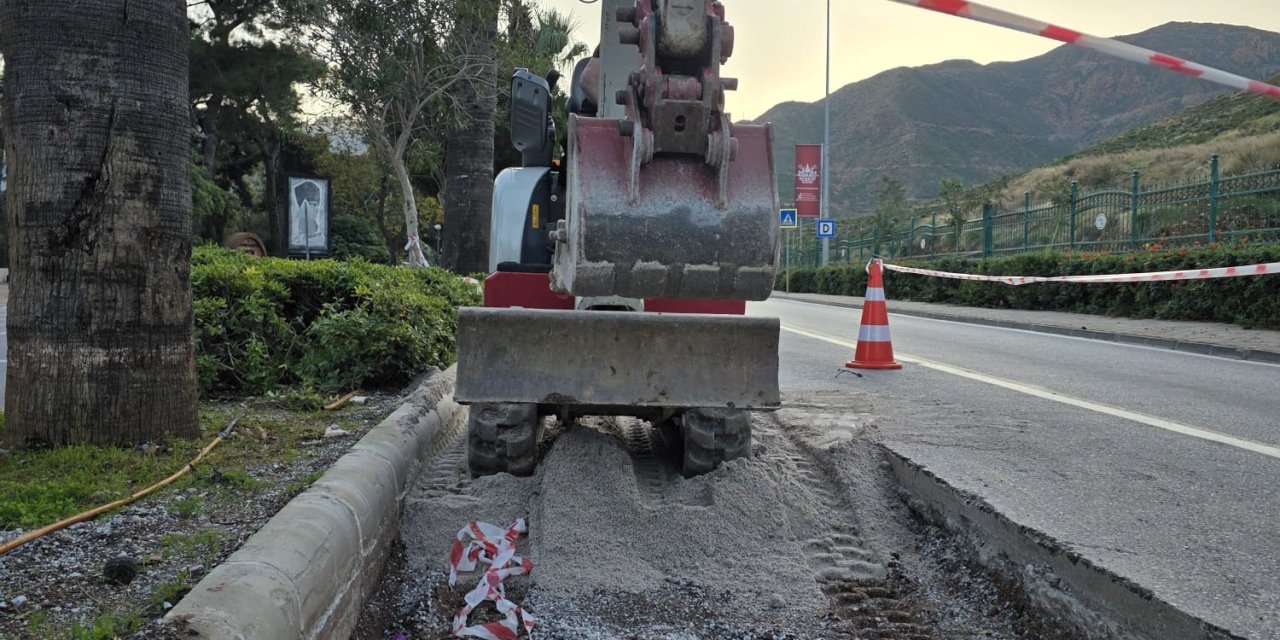 İçmeler’de kazalarla gündeme gelen bozuk yolda  çalışma başladı