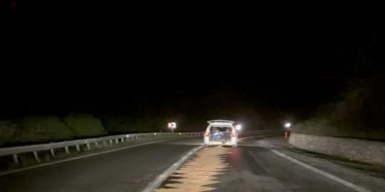 Yağ dökülen yola talaşla müdahale