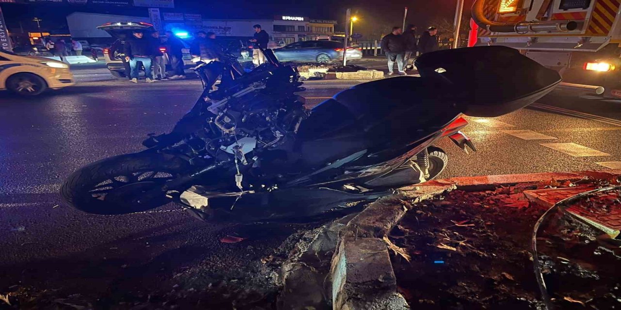 Menteşe’de motosiklet tıra çarptı: 1 ölü