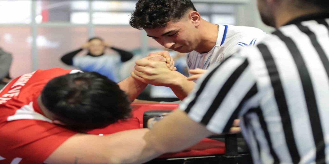 Muğla okul sporları gençler bilek güreşi il birinciliği Menteşe’de tamamlandı