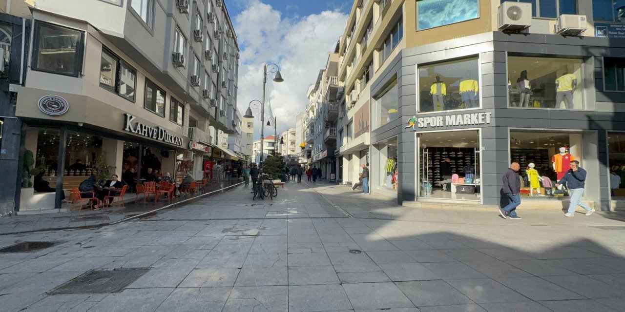Marmaris yaşayanlarına ‘’2025 nasıl geçti 2026’dan beklentiniz neler?’’ diye sorduk