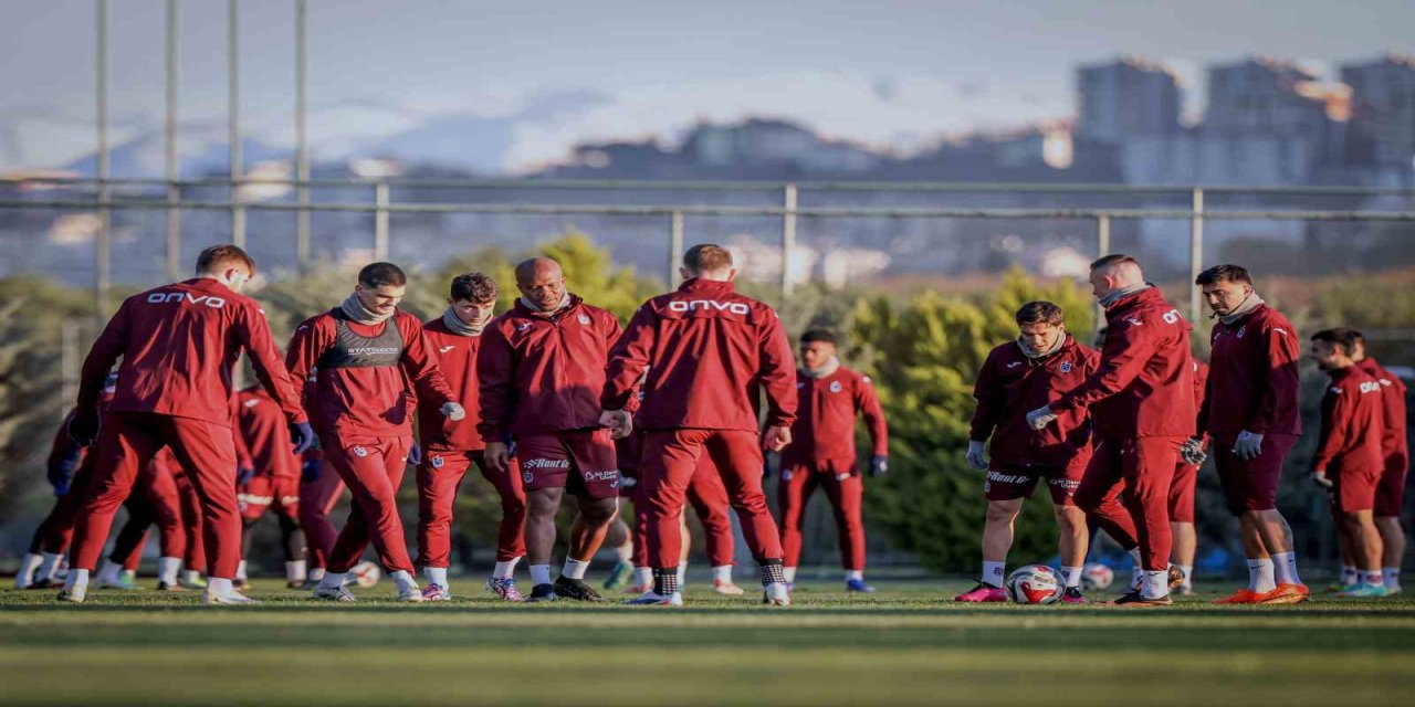 Trabzonspor Galatasaray maçı için hazırlıklarını sürdürüyor