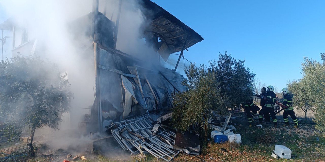 Menteşe’de prefabrik ev yangını korkuttu