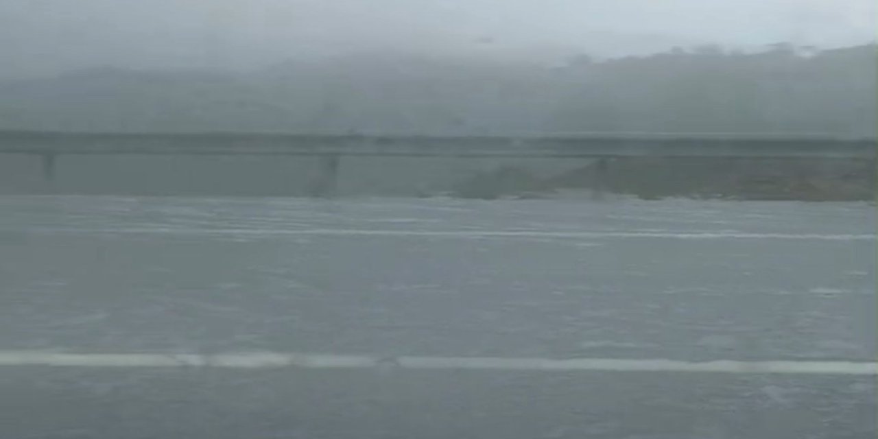 Marmaris’te kısa süreli dolu yağışı etkili oldu